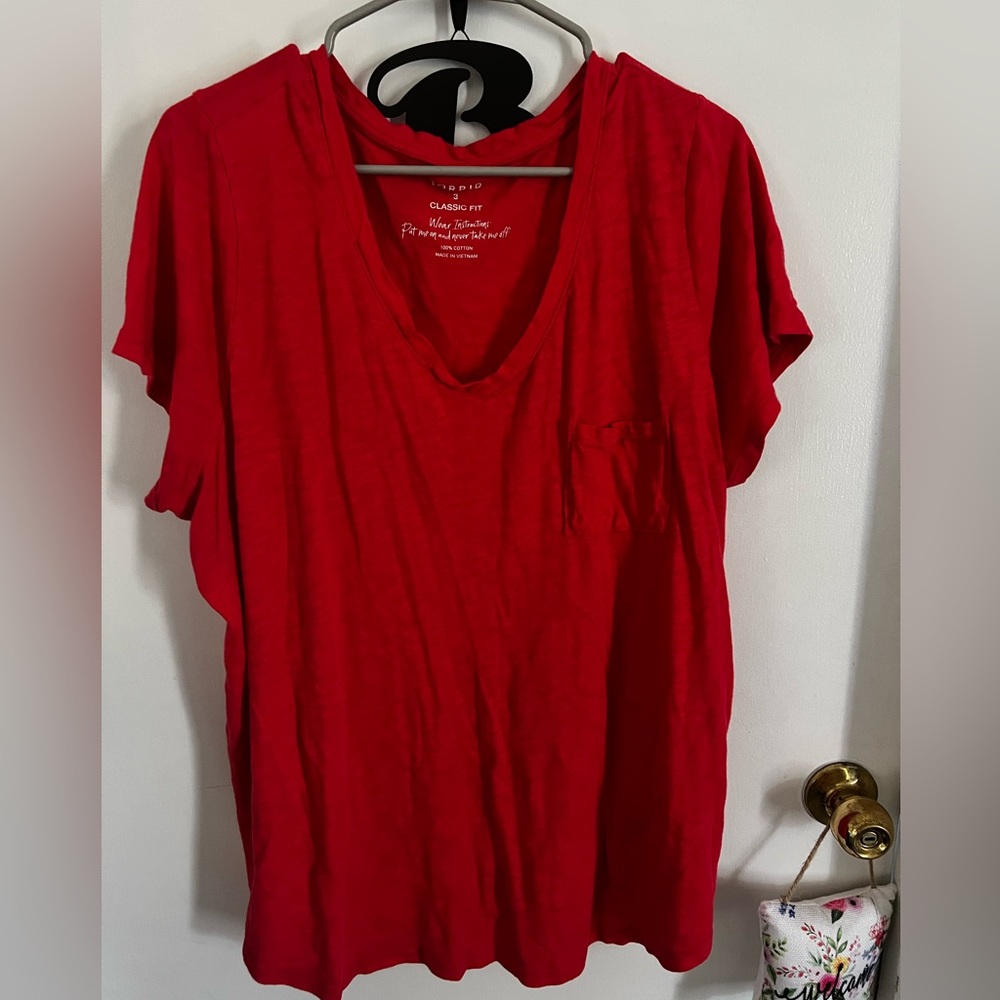 Torrid Basic Tee in Red - EUC